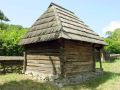 Cuhnie, cămară de alimente; com. Bârsana, jud. Maramureş; Muzeul Etnografic al Transilvaniei. Parcul Etnografic „Romulus Vuia” - Cluj Napoca